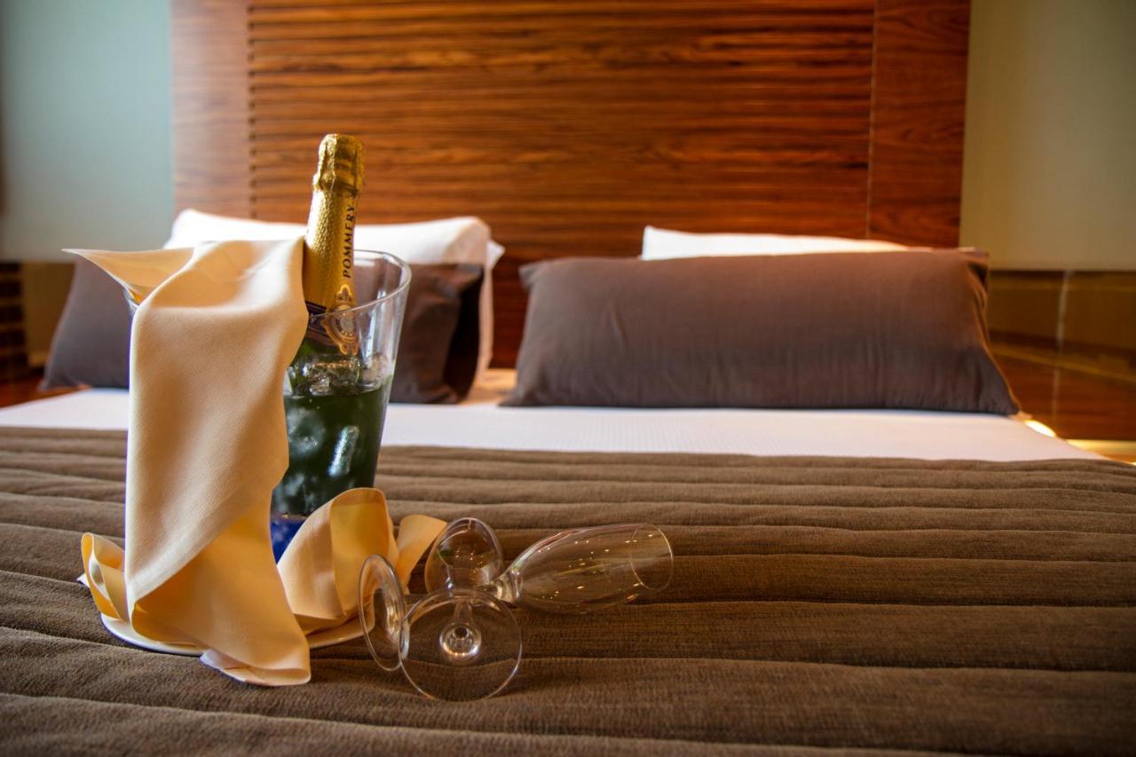 King Suite Spa Bath,1498645222:JPEG